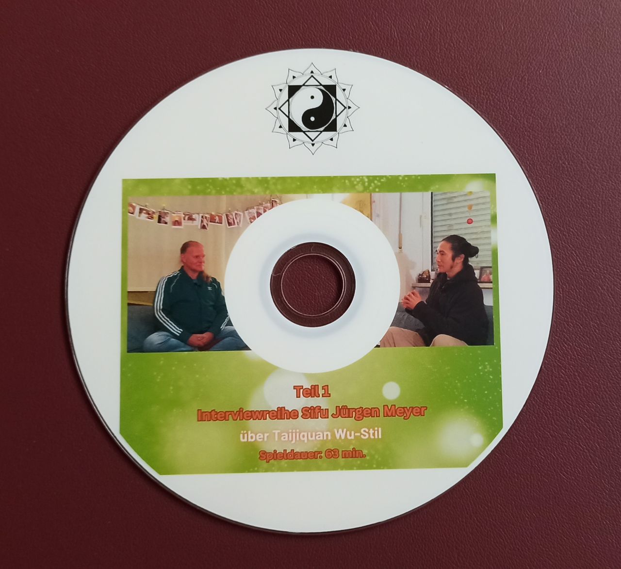 Teil 1 der Interviewreihe mit Sifu Jürgen Meyer über Taijiquan Wu-Stil (Spieldauer 63 min.)